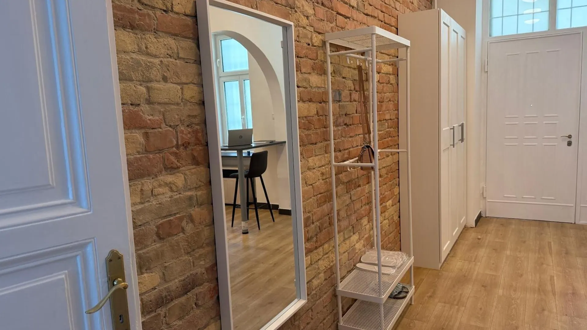 Metro West Apartment Будапешт